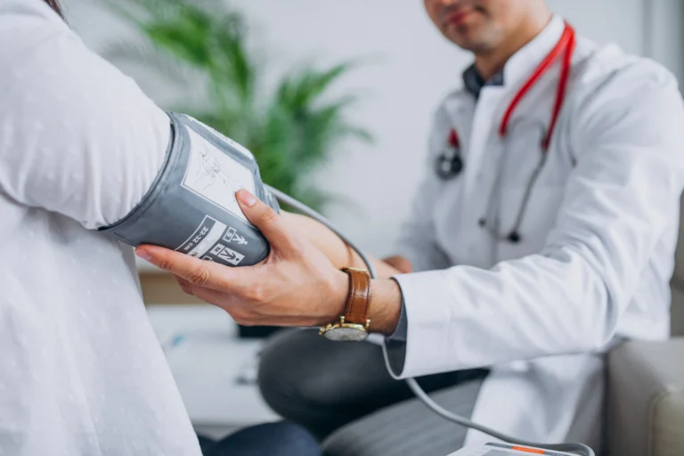 Ranking #1 in two languages for a private Stockholm clinic — against government and top MRI providers.